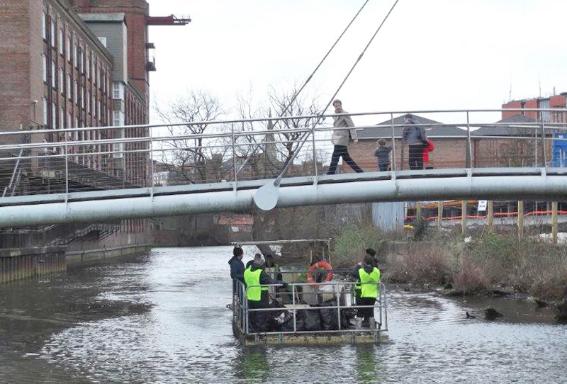 The Foss barge goes under the Hungate bridge